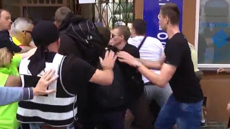 Policja wyjaśnia okoliczności awantury podczas marszu KOD-u w Radomiu