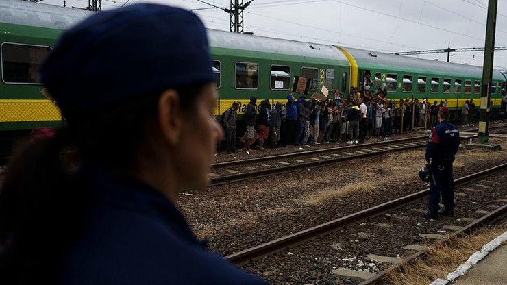 Węgry miały "po cichu" przyjąć ok. 1300 uchodźców. Informację ujawnił wiceszef MSZ