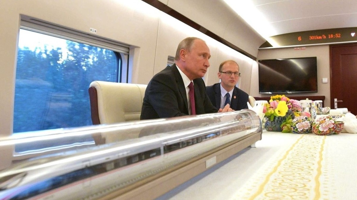 Sfotografował pancerny pociąg Putina. Później uciekł z Rosji