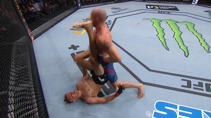 UFC: Kopnięcie z pleców! Spektakularny nokaut Price'a (WIDEO)