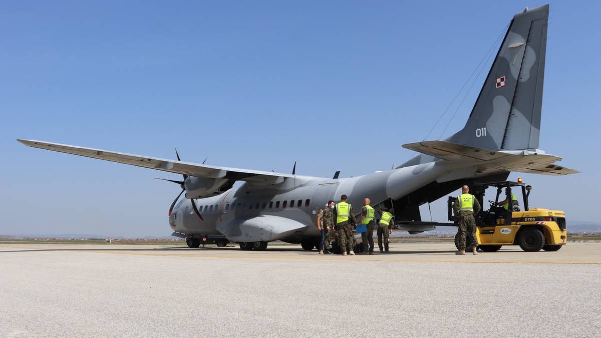 Ewakuacja smerfów z Bliskiego Wschodu. Jest podpis prezydenta