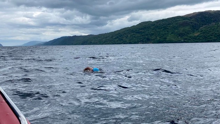 Szkocja: Pierwszy Polak w historii przepłynął jezioro Loch Ness. Miał wyjątkowy cel