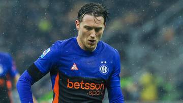 Ale huknął! Cudowny gol Zielińskiego, stadiony świata (WIDEO)