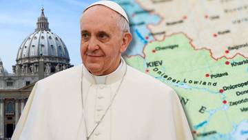Portret papieża Franciszka na tle mapy Ukrainy z zaznaczonymi miastami.
