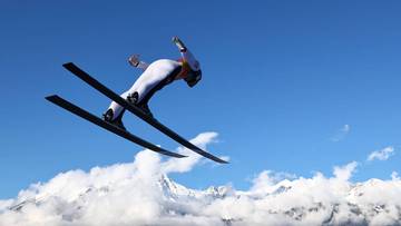 Kuriozalne sceny w trakcie konkursu w Oberstdorfie. Dlatego Domen Prevc nie oddał skoku