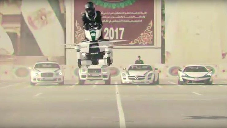 Policja w Dubaju testuje latające motocykle Scorpion. Produkuje je rosyjska firma