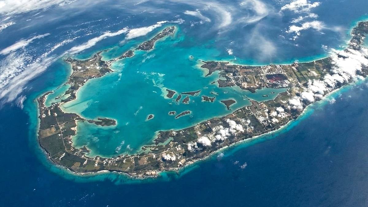 Archipelag Bermudów na zdjęciu satelitarnym. Fot. NASA.
