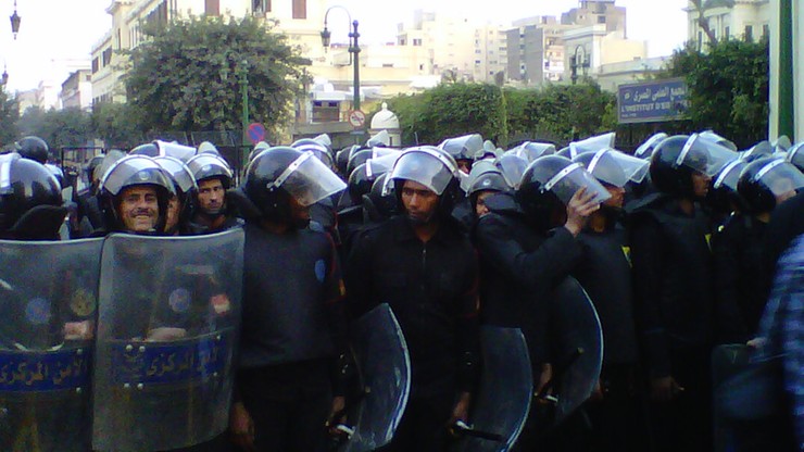 16 egipskich policjantów zginęło podczas nalotu na kryjówkę bojowników
