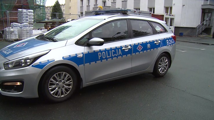 "Ten umundurowany funkcjonariusz, to kielecki dzielnicowy". Policja odpowiada Sienkiewiczowi