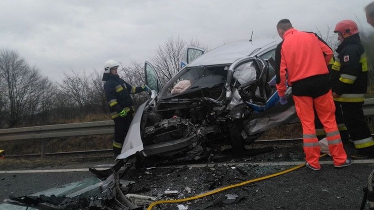 Wypadek z udziałem samochodu nauki jazdy. Jedna osoba zginęła