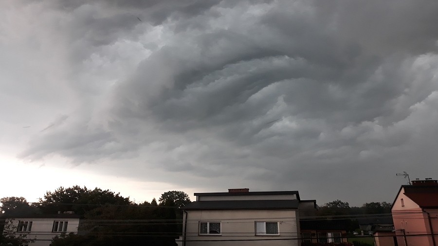 Chmura burzowa na Śląsku Cieszyńskim. Fot. Daniel.