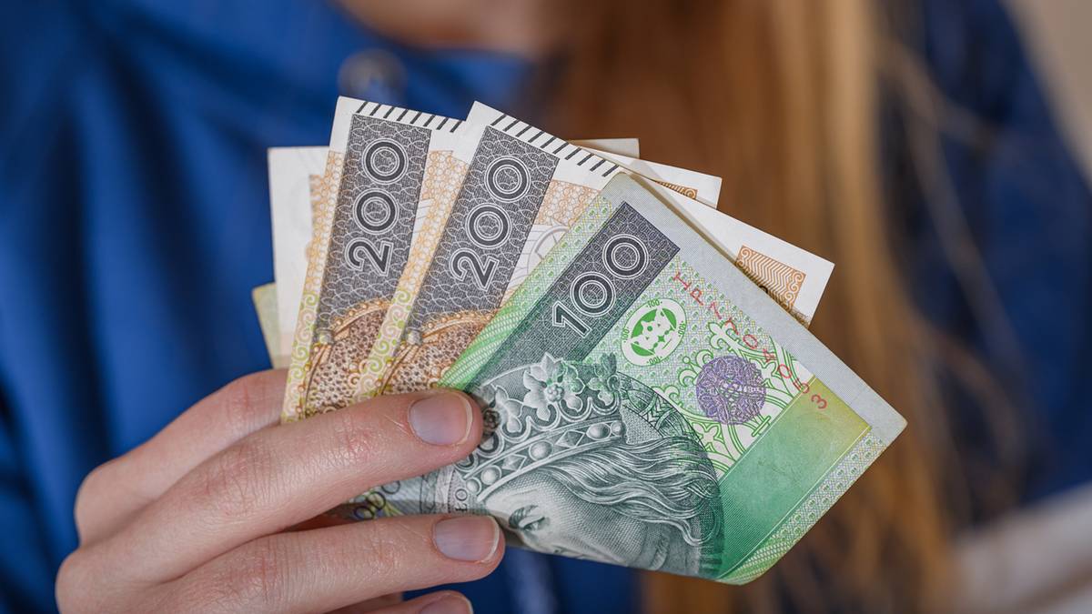 100 proc. pensji na zwolnieniu lekarskim? W tych przypadkach Polacy mogą sporo zyskać