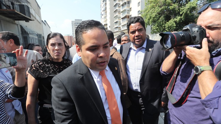 Waszyngton zażądał niezwłocznego uwolnienia doradcy Guaido