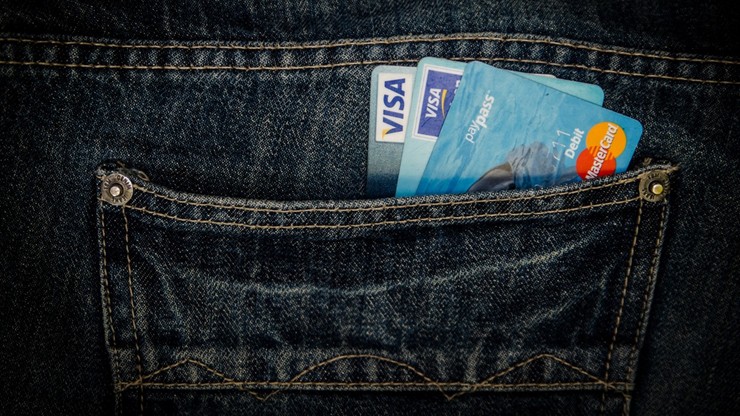 NBP zgadza się, by Visa podniosła do 100 zł limit na płatności kartami bez autoryzowania ich PIN-em