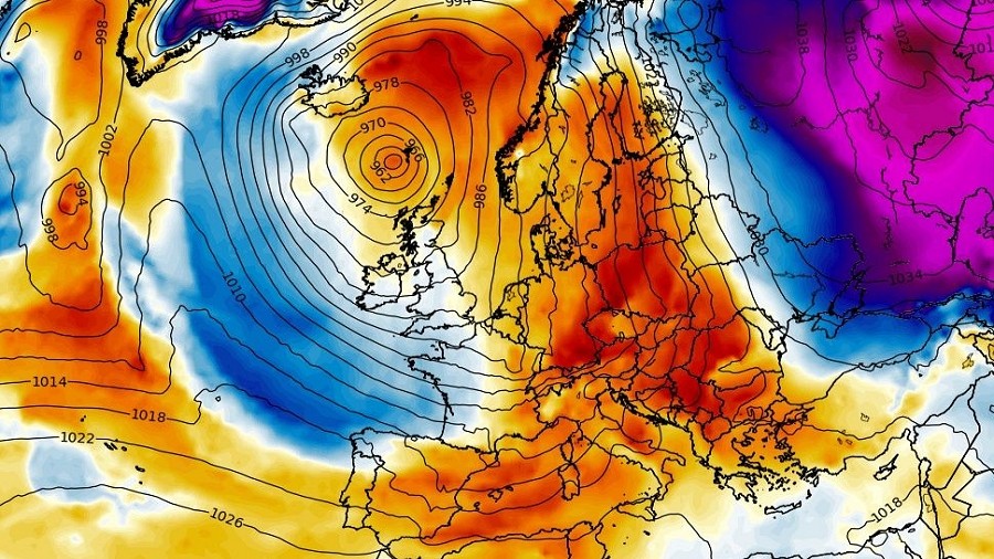 Anomalie temperatury na wysokości 850 hPa nad Europą w niedzielę. Fot. Wxcharts.