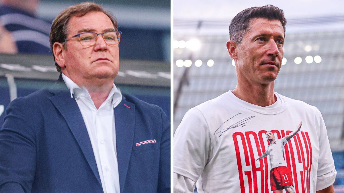 Dw&oacute;ch mężczyzn: po lewej ubrany w ciemny garnitur i okulary, po prawej w białej koszulce z nadrukiem.