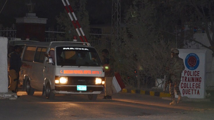 IS przyznaje się do ataku na szkołę policyjną w Pakistanie. Zginęło 59 kadetów; 100 rannych