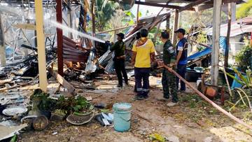2025-12-14 Wrze na granicy turystycznego raju. Zarządzono godzinę policyjną i ewakuację ludności
