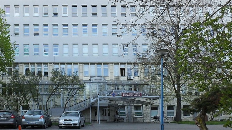 Warszawa. Mężczyzna wypadł przez okno szpitala. Zginął na miejscu