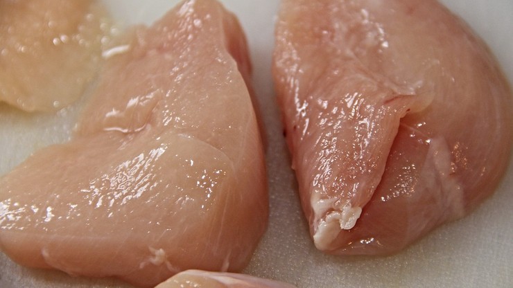 W Pradze sprzedano 300 kg polskiego mięsa drobiowego z salmonellą