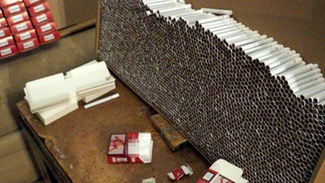 Prawie 400 tys. papierosów bez polskich znaków akcyzy. Policja zatrzymała 8 osób