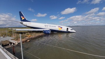 Samolot wypadł z pasa. Zatrzymał się w jeziorze