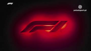 Logo Formuły 1 w kolorze czerwonym, na ciemnym tle.