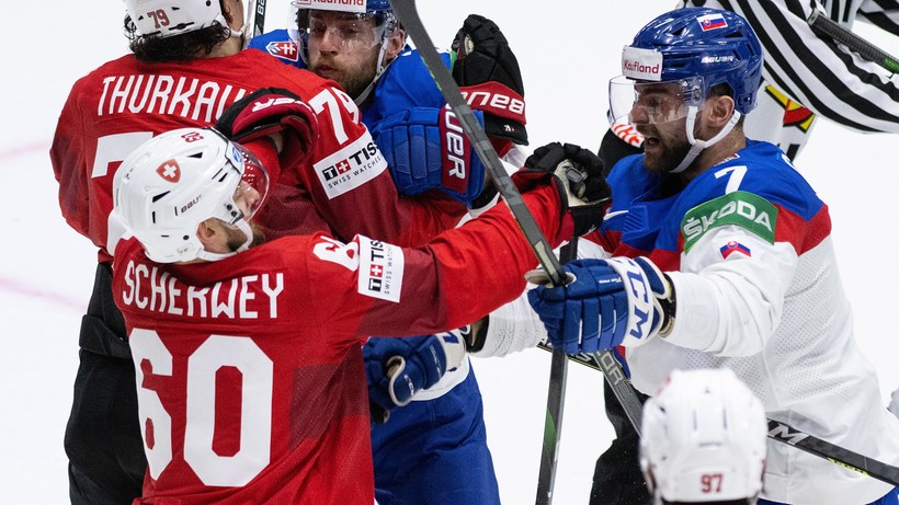 MŚ w hokeju: Szwecja po karnych pokonała Finlandię. Czwarta wygrana Szwajcarii