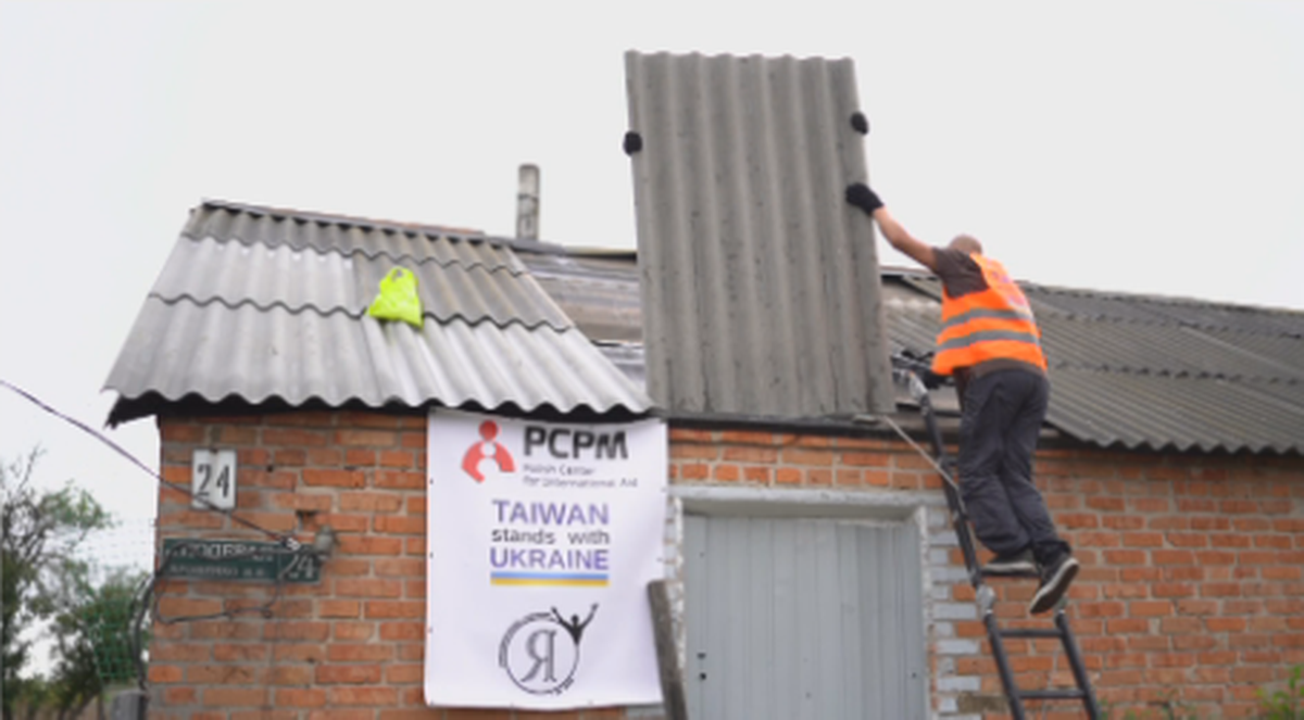 PCPM pomaga odbudować domy na Ukrainie. Trwa walka z czasem, by skończyć przed zimą