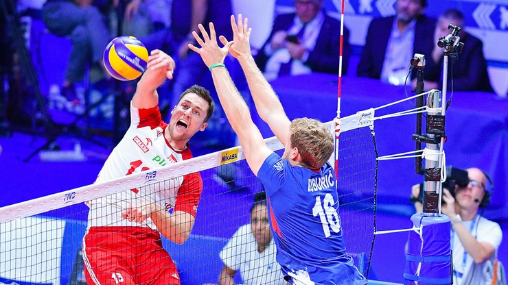 Głowa-aut! Kubiak wymyślił nową akcję (WIDEO)