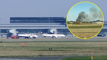 Potężny pożar w pobliżu lotniska Chopina. Spłonęło kilka hektarów