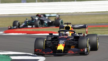 Max Verstappen znów rzuca wyzwanie Mercedesowi