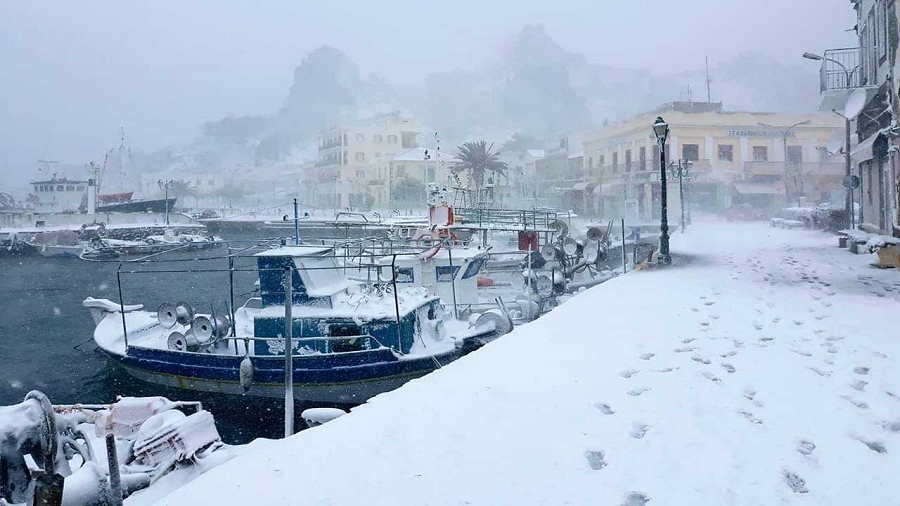 Śnieg spadł na grecką wyspę Limnos. Fot. Facebook / Severe Weather Europe / Meteo Hellas.