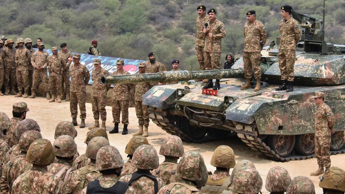 Pakistan ściąga wojska na granicę. Media o przygotowaniach do wojny