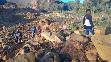 Osunięcie ziemi w Papui-Nowej Gwinei. Doniesienia o setkach ofiar