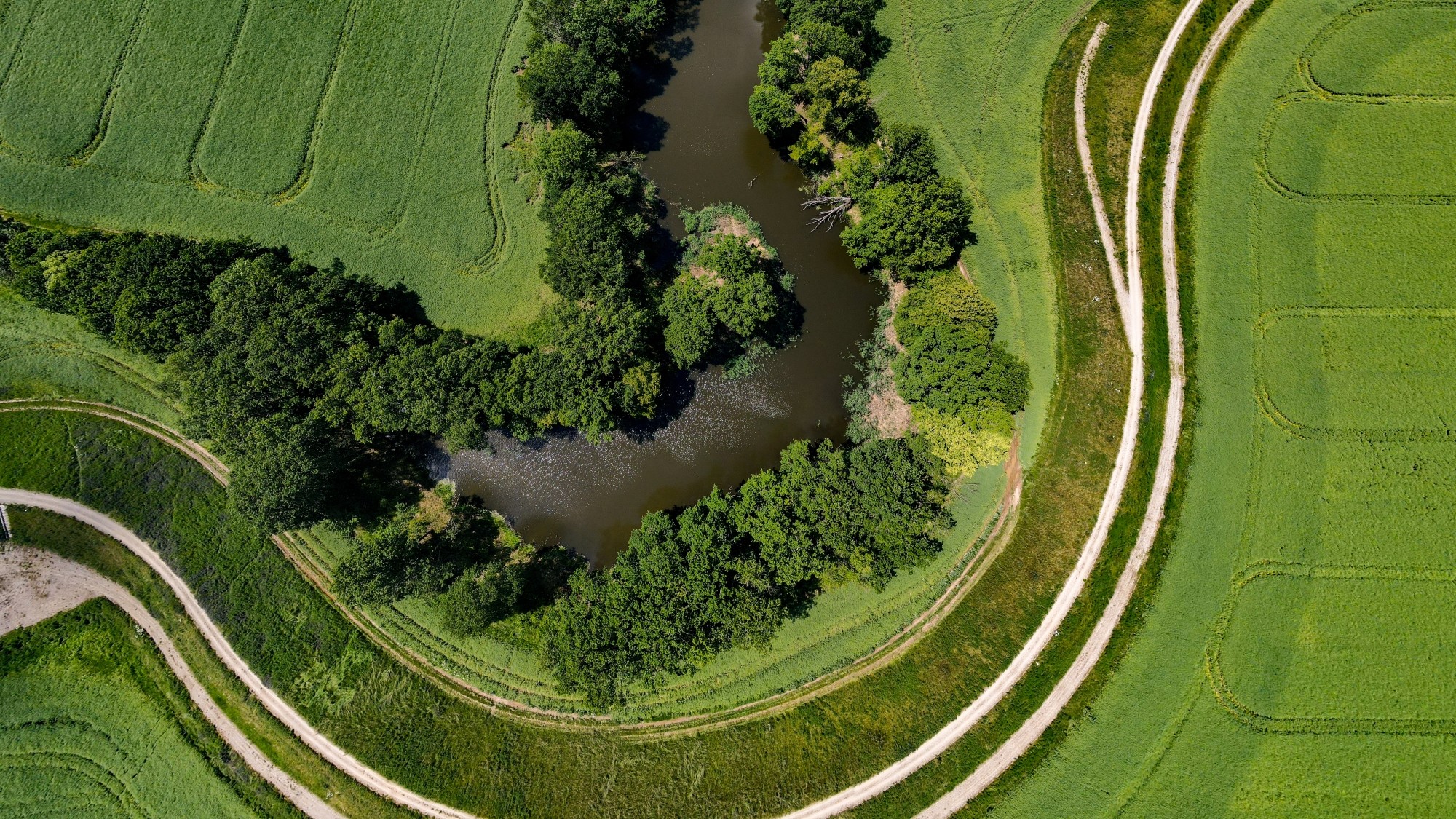 Piękne letnie krajobrazy z lotu ptaka - zdjęcie 25