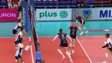 Siatkarka Julia Orzoł w akcji podczas meczu.