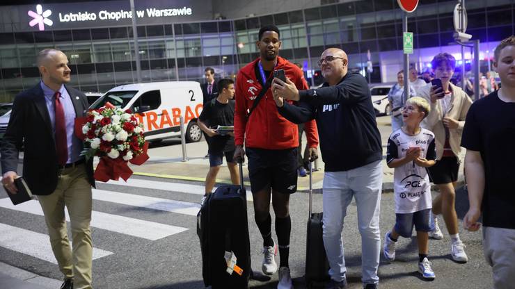 Polscy siatkarze wrócili do kraju! Wyjątkowe powitanie triumfatorów Ligi Narodów