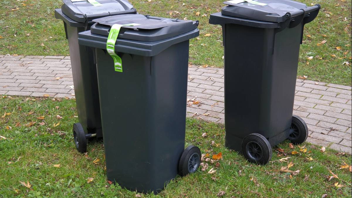 Gdzie wyrzucać fusy i torebki po herbacie? Odpowiedź wcale nie jest oczywista