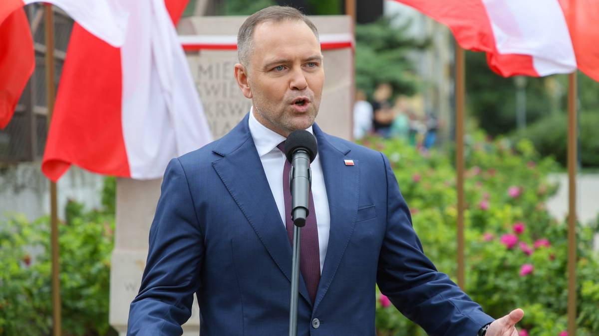 Ksiądz w kancelarii Karola Nawrockiego. "Oddany Bogu patriota"