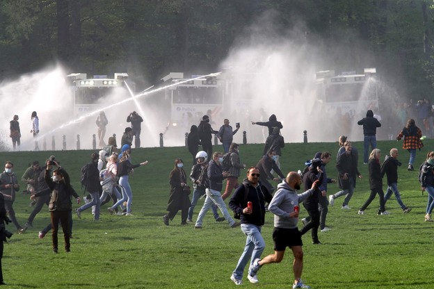 Plenerowa impreza pod Brukselą przerodziła się w starcia z policją
