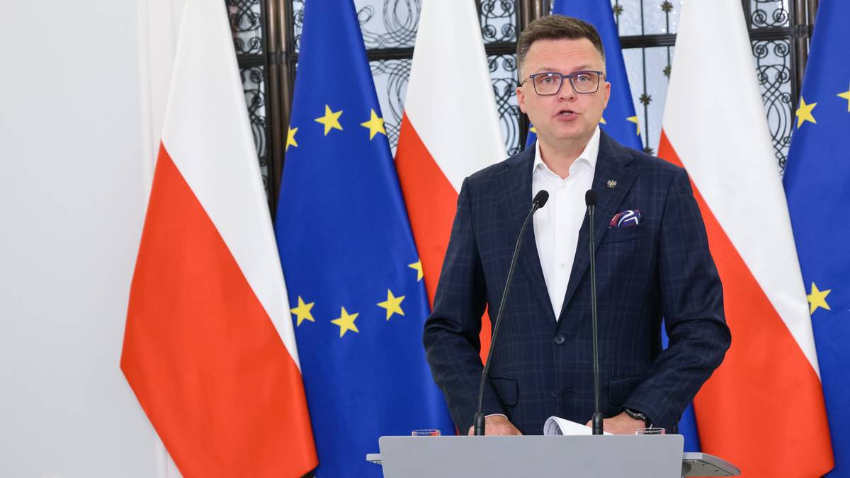 "Wyrównał rekord Dudy". Hołownia o wetach prezydenta
