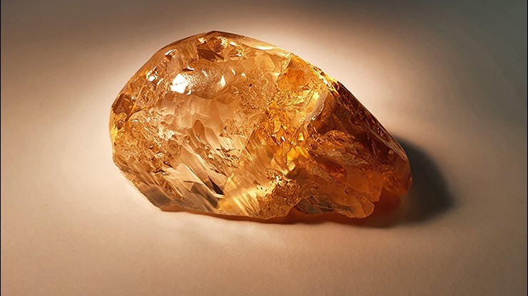 Znaleziono największy w historii Rosji kolorowy diament