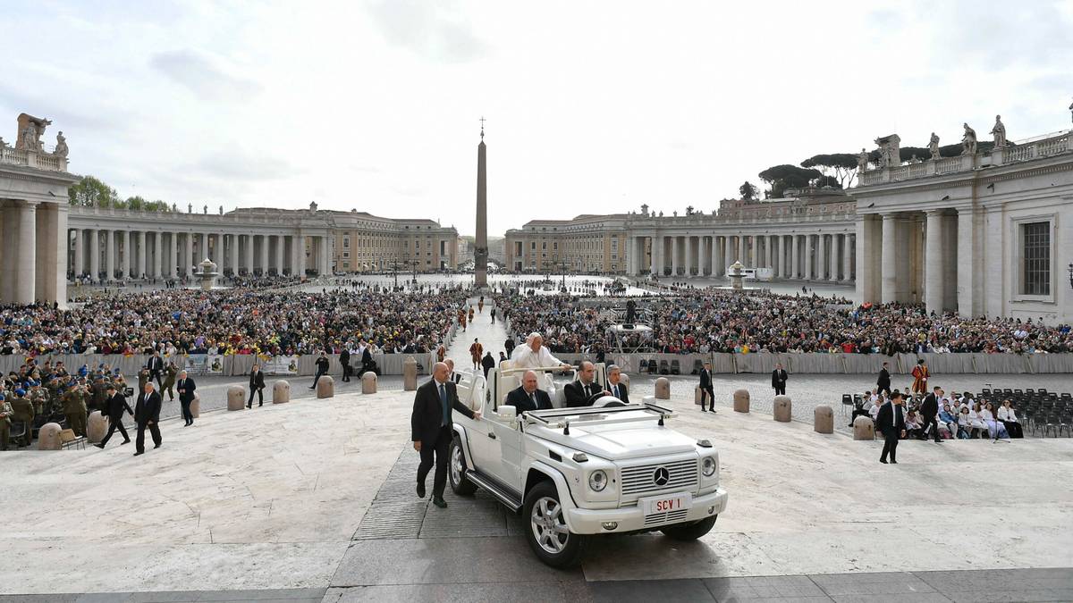 Papież Franciszek rusza w daleką podróż. Podano kraje