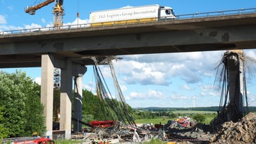 Zawaliło się przęsło mostu na autostradzie w Niemczech. Co najmniej 1 zabity