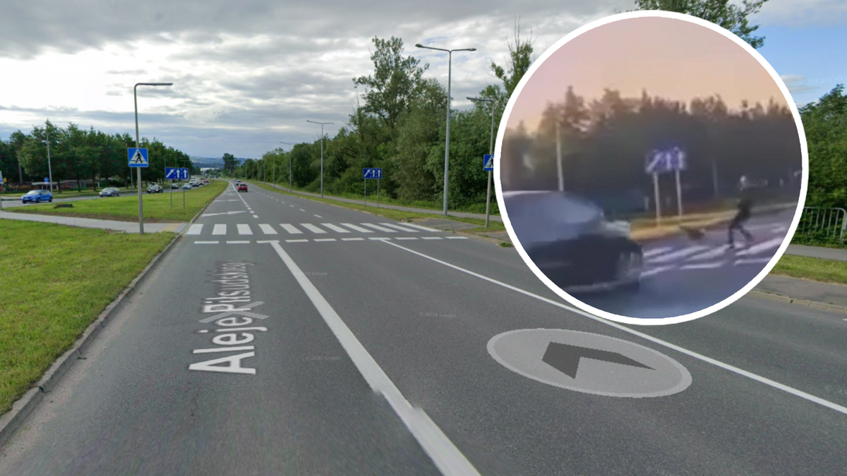 Widok na ulicę z przejściem dla pieszych oraz wklejone w prawym g&oacute;rnym rogu kołowe zbliżenie przedstawiające moment potrącenia pieszego przez samoch&oacute;d.