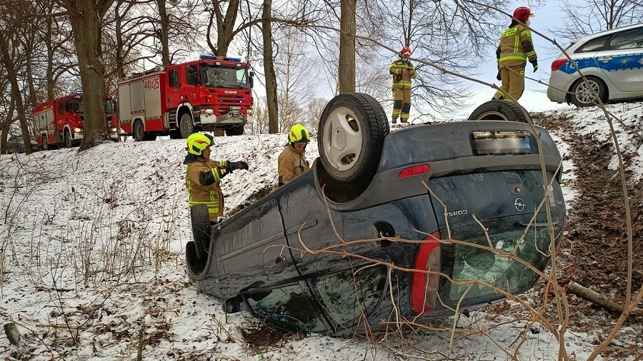 Fatalne warunki na drogach. Fot. KP PSP w Giżycku.