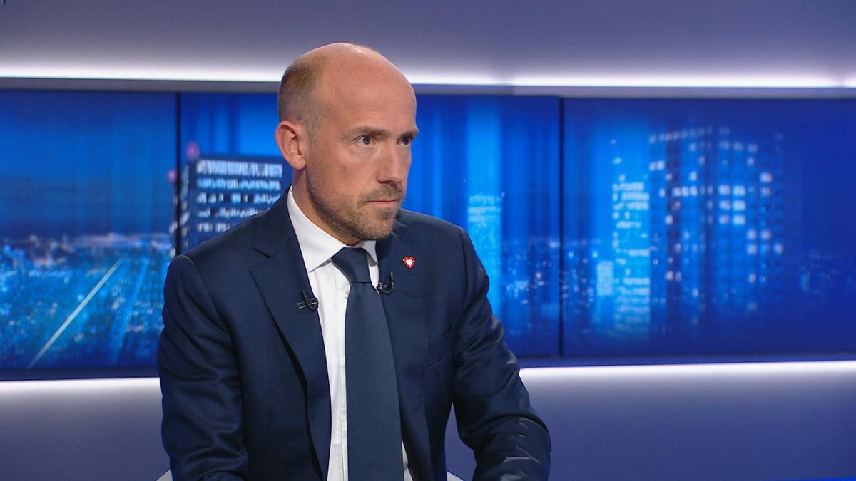 "To coś więcej niż zakaz". Budka broni decyzji Trzaskowskiego