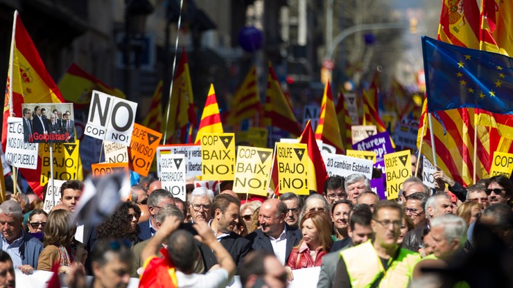Hiszpania: demonstracja przeciwników niepodległości Katalonii