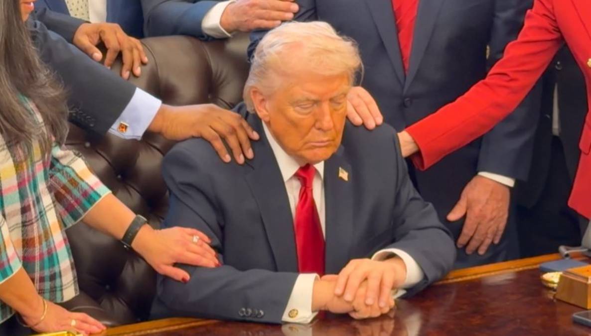 Modlitwa w Gabinecie Owalnym. Pastorzy pobłogosławili Donalda Trumpa